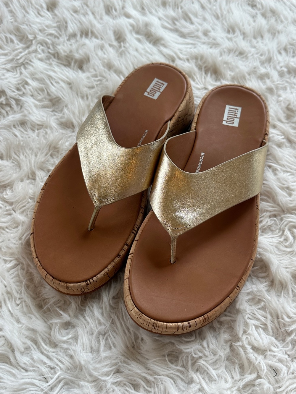 New Fitflop gold leather f-mode flatform toe post cork flip flop sandals 7